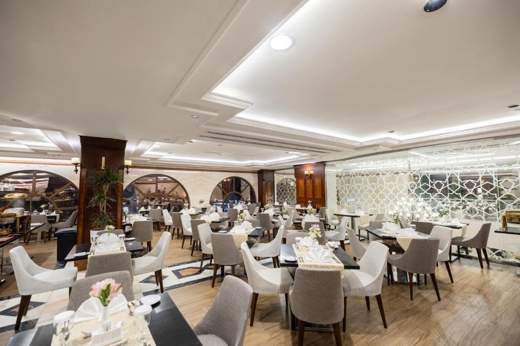 emaar royal restaurant
